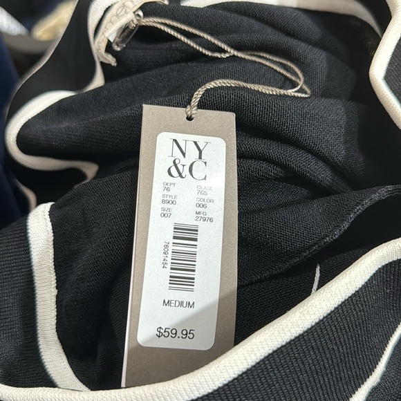 Women’s Eva Mendes Skirt size Medium color black and white.             Bx15 - Picture 5 of 5